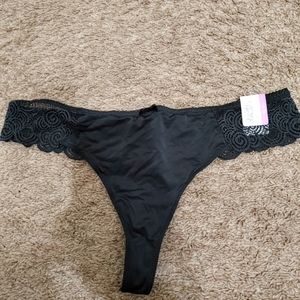 Women's black thong